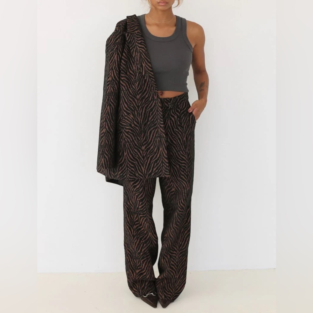 Rumored jagger zebra trouser. NWT. Size small. Matching blazer available